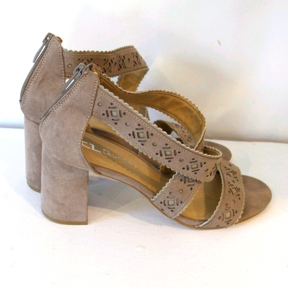 Chunky Heel - Picture 3 of 7